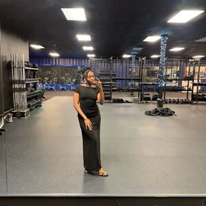 Off-the-Shoulder Tahari Black Evening Gown – Size 6